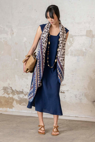 VESTIDO TRIÁNGULO ESPALDA AZUL MARINO