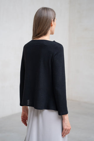 JERSEY CUELLO ASIMÉTRICO NEGRO