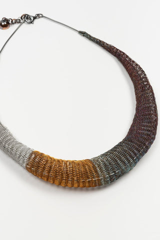 Colar Veiral prateado, dourado, cinzento e iridescente