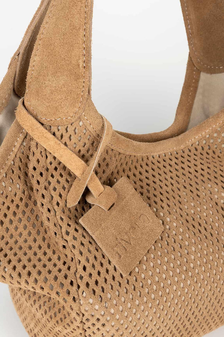 Liora bag in sand