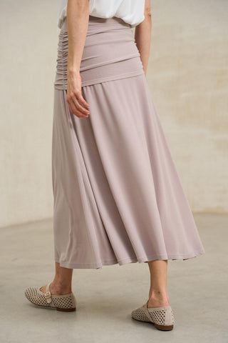 Saia Kaia às bolinhas