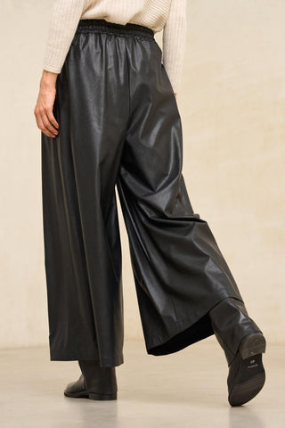 Pantalón Jauri negro piel vegana